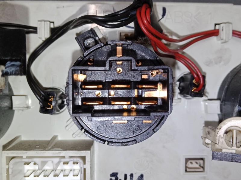 Recambio de mando calefaccion / a/a para chevrolet aveo / kalos hatchback (t200) 1.2 referencia OEM IAM    Recambio de mando calefaccion / a/a para chevrolet aveo / kalos hatchback (t200) 1.2 referencia OEM IAM
