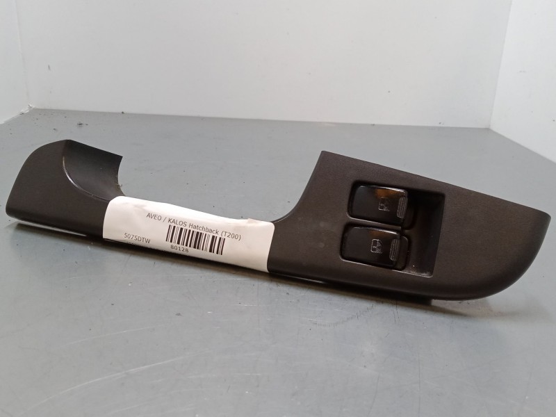 Recambio de mando elevalunas delantero izquierdo para chevrolet aveo / kalos hatchback (t200) 1.2 referencia OEM IAM 96396350   Recambio de mando elevalunas delantero izquierdo para chevrolet aveo / kalos hatchback (t200) 1.2 referencia OEM IAM 96396350