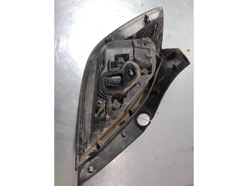 Recambio de piloto trasero derecho para opel astra h (a04) 1.6 (l48) referencia OEM IAM    Recambio de piloto trasero derecho para opel astra h (a04) 1.6 (l48) referencia OEM IAM