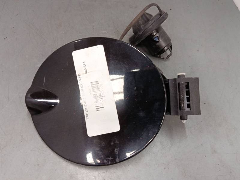 TAPA EXTERIOR COMBUSTIBLE 