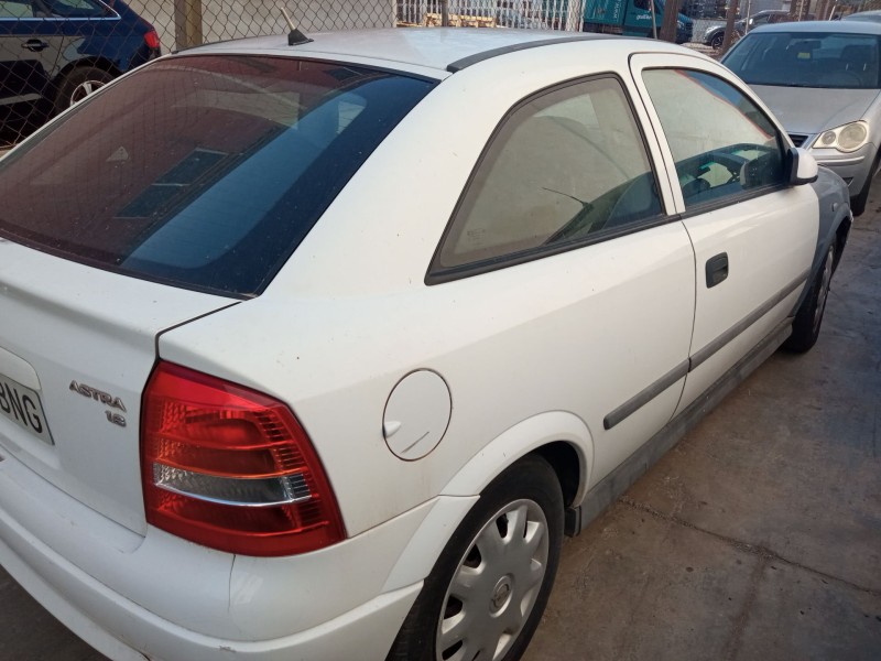 opel astra g hatchback (t98) del año 2001