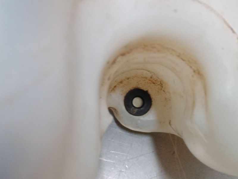 Recambio de deposito limpiaparabrisas para renault kangoo (kc0/1_) 1.5 dci (kc08, kc09) referencia OEM IAM    Recambio de deposito limpiaparabrisas para renault kangoo (kc0/1_) 1.5 dci (kc08, kc09) referencia OEM IAM