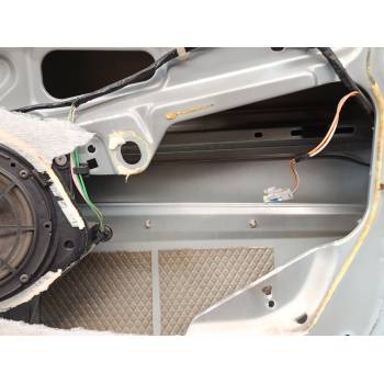 PUERTA DELANTERA IZQUIERDA 