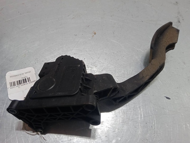 Recambio de pedal acelerador para fiat grande punto van (199_) 1.4 (199cxb1a, 199dxb1a) referencia OEM IAM 55702020   Recambio de pedal acelerador para fiat grande punto van (199_) 1.4 (199cxb1a, 199dxb1a) referencia OEM IAM 55702020