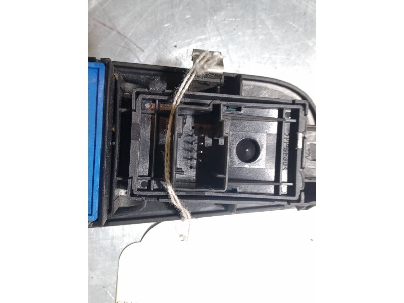 Recambio de mando elevalunas delantero izquierdo para fiat grande punto van (199_) 1.4 (199cxb1a, 199dxb1a) referencia OEM IAM  