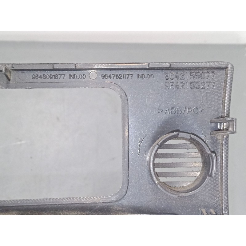 Recambio de embellecedor ( radio, clima ) consola central para citroën xsara (n1) 2.0 hdi 90 referencia OEM IAM 9642155077  