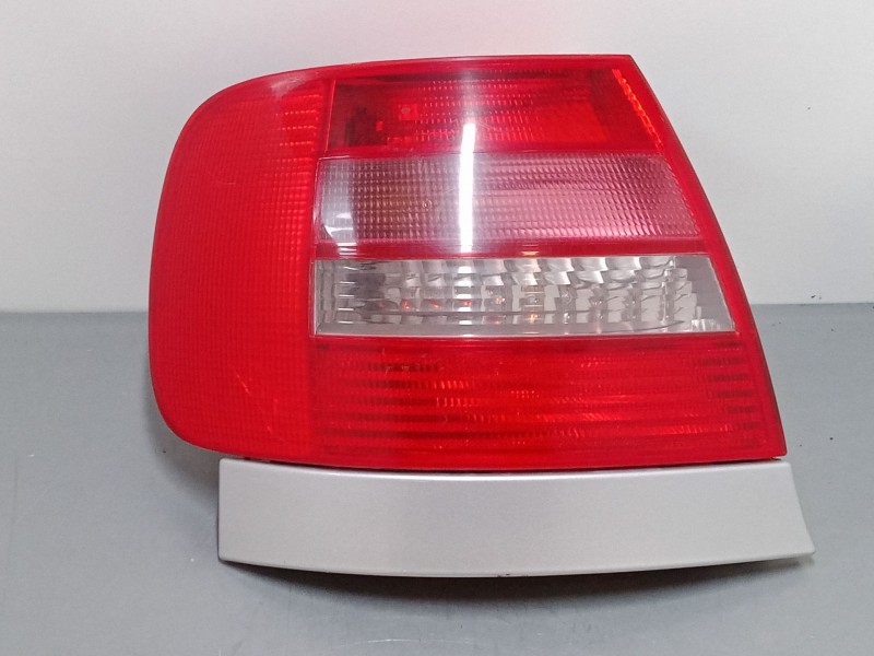Recambio de piloto trasero izquierdo para audi a4 b5 (8d2) 1.8 referencia OEM IAM    Recambio de piloto trasero izquierdo para audi a4 b5 (8d2) 1.8 referencia OEM IAM