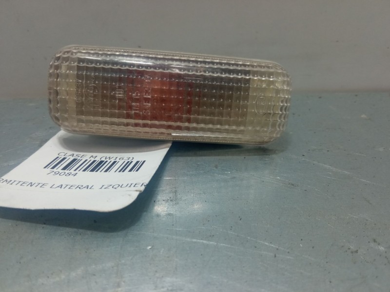 Recambio de intermitente lateral izquierdo para mercedes-benz clase m (w163) ml 270 cdi (163.113) referencia OEM IAM    Recambio de intermitente lateral izquierdo para mercedes-benz clase m (w163) ml 270 cdi (163.113) referencia OEM IAM