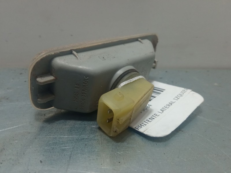 Recambio de intermitente lateral izquierdo para mercedes-benz clase m (w163) ml 270 cdi (163.113) referencia OEM IAM    Recambio de intermitente lateral izquierdo para mercedes-benz clase m (w163) ml 270 cdi (163.113) referencia OEM IAM