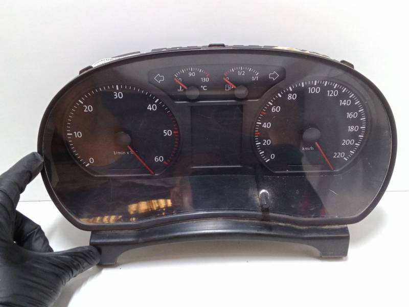 CUADRO INSTRUMENTOS 008VWZ5Z0G0051806 