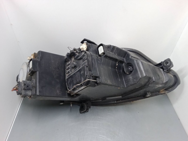 Recambio de faro izquierdo para seat leon (1p1) 1.9 tdi referencia OEM IAM    Recambio de faro izquierdo para seat leon (1p1) 1.9 tdi referencia OEM IAM