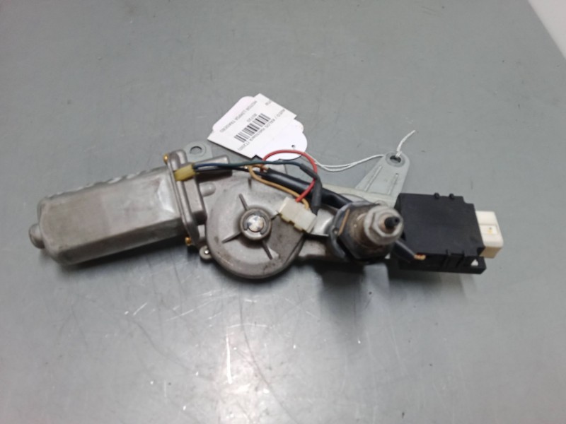 Recambio de motor limpia trasero para chevrolet aveo / kalos hatchback (t200) 1.2 referencia OEM IAM   