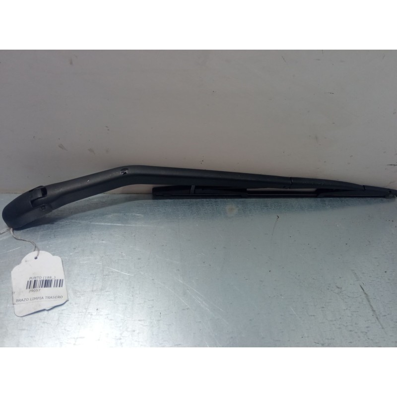 Recambio de brazo limpia trasero para fiat punto (188_) 1.2 60 (188.030, .050, .130, .150, .230, .250) referencia OEM IAM   