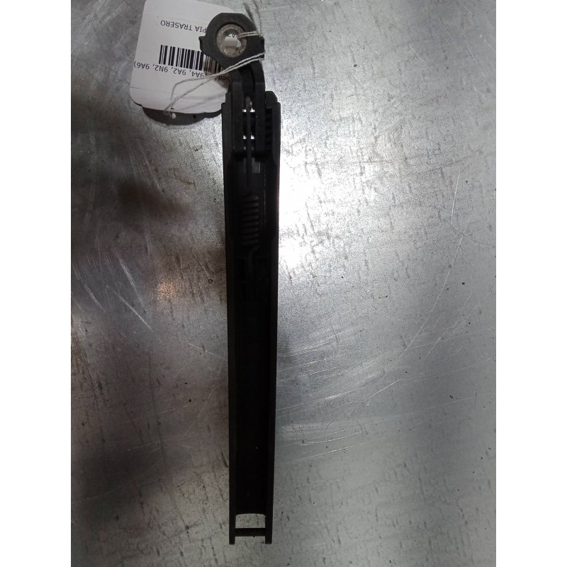 Recambio de brazo limpia trasero para volkswagen polo iv sedán (9a4, 9a2, 9n2, 9a6) 1.4 referencia OEM IAM    Recambio de brazo limpia trasero para volkswagen polo iv sedán (9a4, 9a2, 9n2, 9a6) 1.4 referencia OEM IAM