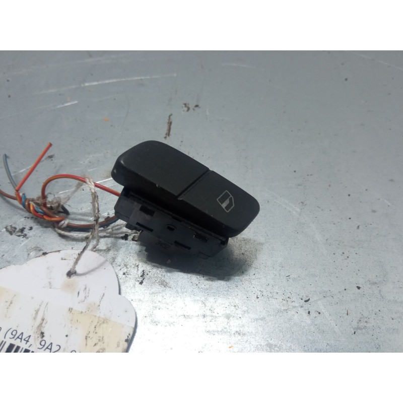 Recambio de mando elevalunas delantero derecho para volkswagen polo iv sedán (9a4, 9a2, 9n2, 9a6) 1.4 referencia OEM IAM   
