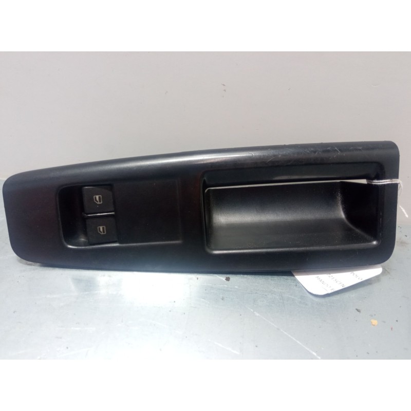 Recambio de mando elevalunas delantero izquierdo para volkswagen polo iv sedán (9a4, 9a2, 9n2, 9a6) 1.4 referencia OEM IAM   