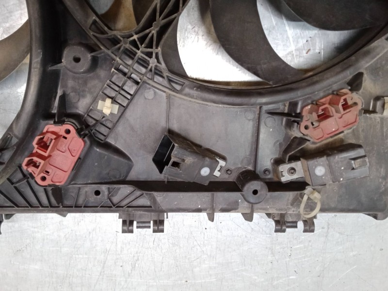 Recambio de electroventilador para peugeot box bus17 l4h2 160 box bus17 l4h2 160 referencia OEM IAM F9524 F9525  
