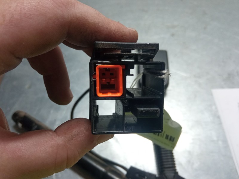 Recambio de anclaje cinturon delantero izquierdo para ford fusion (ju_) 1.4 referencia OEM IAM   