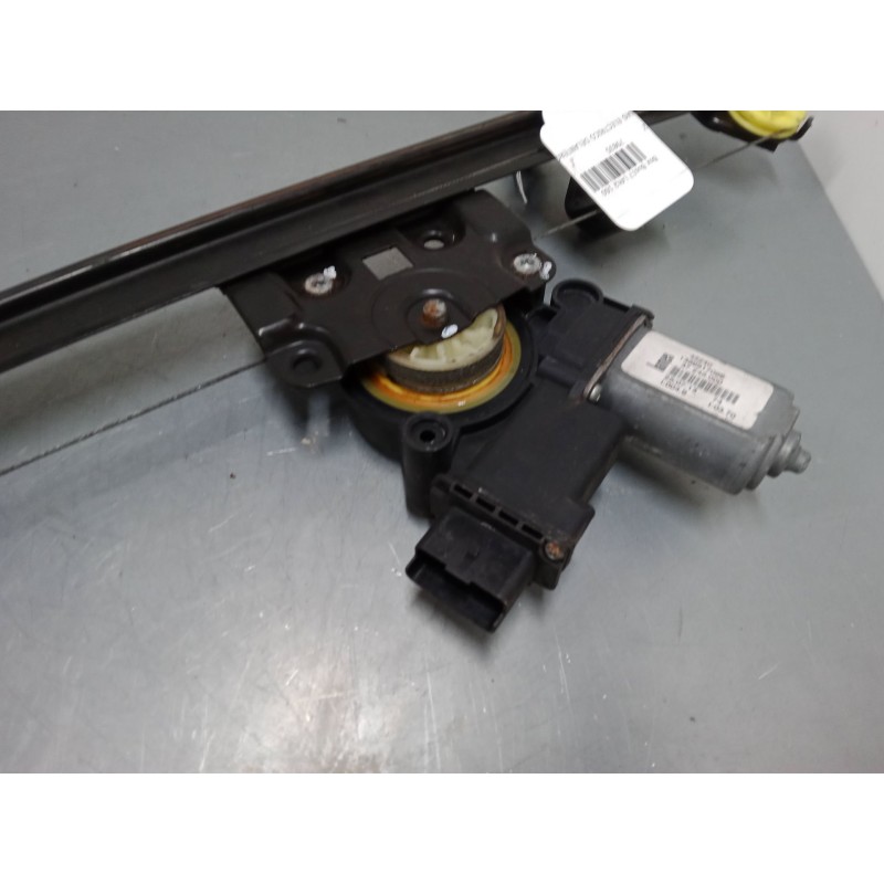 Recambio de elevalunas electrico delantero derecho para peugeot box bus17 l4h2 160 box bus17 l4h2 160 referencia OEM IAM 1368917