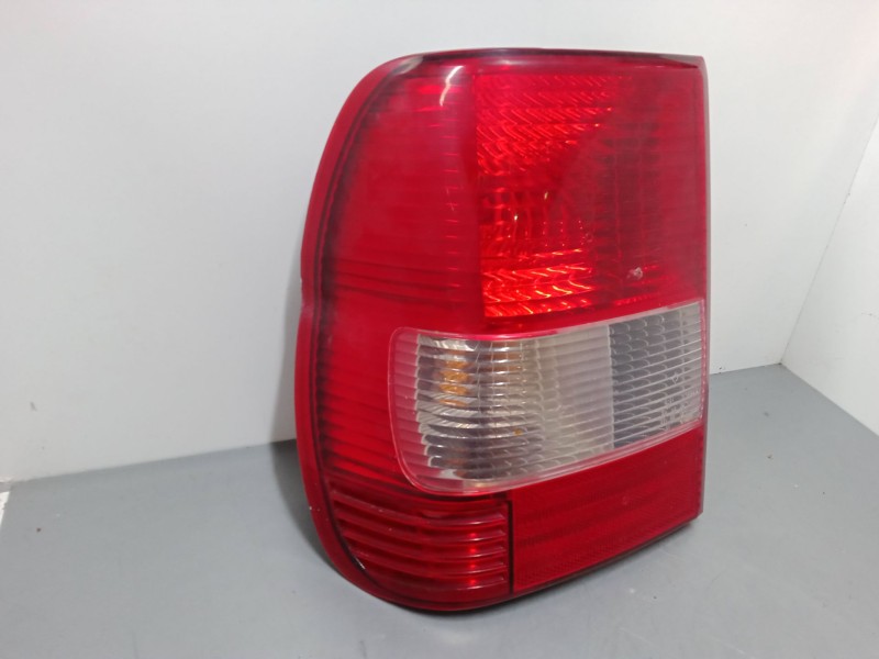 Recambio de piloto trasero izquierdo para mitsubishi montero io i (h6_w, h7_w) 1.8 gdi (h66w, h76w) referencia OEM IAM    Recambio de piloto trasero izquierdo para mitsubishi montero io i (h6_w, h7_w) 1.8 gdi (h66w, h76w) referencia OEM IAM