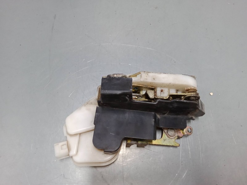 Recambio de cerradura puerta delantera derecha para mitsubishi montero io i (h6_w, h7_w) 1.8 gdi (h66w, h76w) referencia OEM IAM Recambio de cerradura puerta delantera derecha para mitsubishi montero io i (h6_w, h7_w) 1.8 gdi (h66w, h76w) referencia OEM IAM