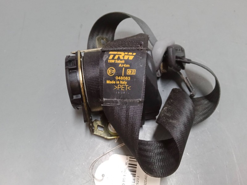 Recambio de cinturon seguridad trasero derecho para mitsubishi montero io i (h6_w, h7_w) 1.8 gdi (h66w, h76w) referencia OEM IAM Recambio de cinturon seguridad trasero derecho para mitsubishi montero io i (h6_w, h7_w) 1.8 gdi (h66w, h76w) referencia OEM IAM