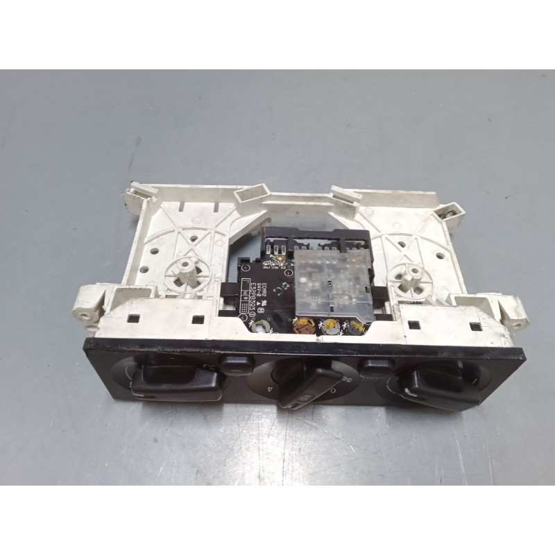 Recambio de mando calefaccion / a/a para mitsubishi montero io i (h6_w, h7_w) 1.8 gdi (h66w, h76w) referencia OEM IAM    Recambio de mando calefaccion / a/a para mitsubishi montero io i (h6_w, h7_w) 1.8 gdi (h66w, h76w) referencia OEM IAM