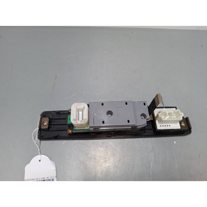 Recambio de mando elevalunas delantero izquierdo para mitsubishi montero io i (h6_w, h7_w) 1.8 gdi (h66w, h76w) referencia OEM I Recambio de mando elevalunas delantero izquierdo para mitsubishi montero io i (h6_w, h7_w) 1.8 gdi (h66w, h76w) referencia OEM I