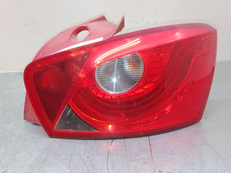 Recambio de piloto trasero derecho para seat ibiza iv sc (6j1, 6p5) 1.2 referencia OEM IAM    Recambio de piloto trasero derecho para seat ibiza iv sc (6j1, 6p5) 1.2 referencia OEM IAM