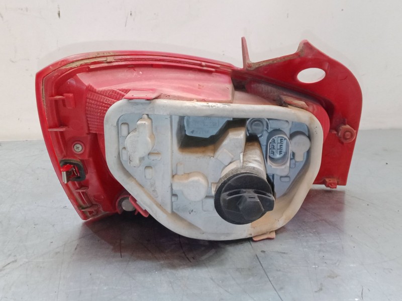 Recambio de piloto trasero derecho para seat ibiza iv sc (6j1, 6p5) 1.2 referencia OEM IAM    Recambio de piloto trasero derecho para seat ibiza iv sc (6j1, 6p5) 1.2 referencia OEM IAM