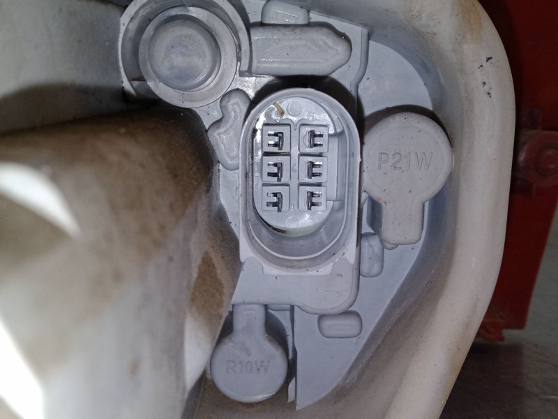 Recambio de piloto trasero derecho para seat ibiza iv sc (6j1, 6p5) 1.2 referencia OEM IAM    Recambio de piloto trasero derecho para seat ibiza iv sc (6j1, 6p5) 1.2 referencia OEM IAM