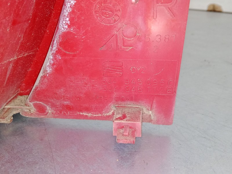 Recambio de piloto trasero derecho para seat ibiza iv sc (6j1, 6p5) 1.2 referencia OEM IAM    Recambio de piloto trasero derecho para seat ibiza iv sc (6j1, 6p5) 1.2 referencia OEM IAM