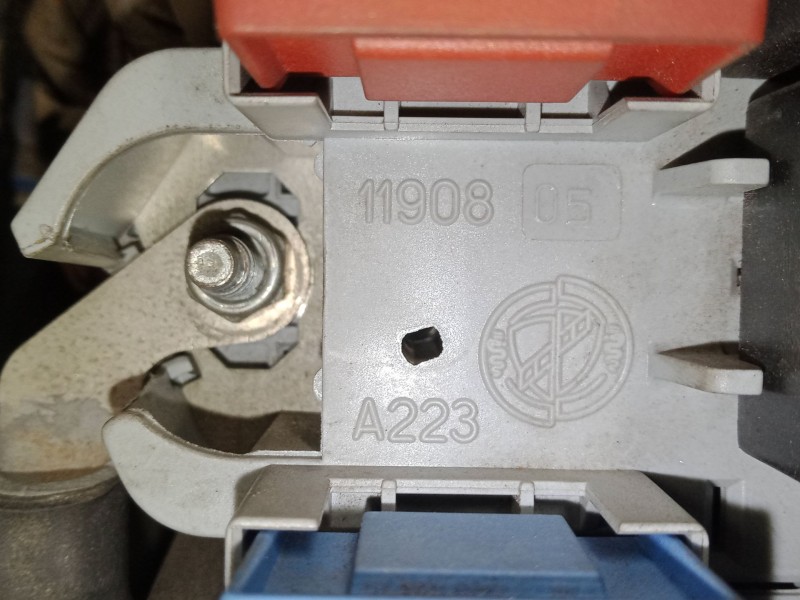 Recambio de caja reles / fusibles para peugeot box bus17 l4h2 160 box bus17 l4h2 160 referencia OEM IAM   