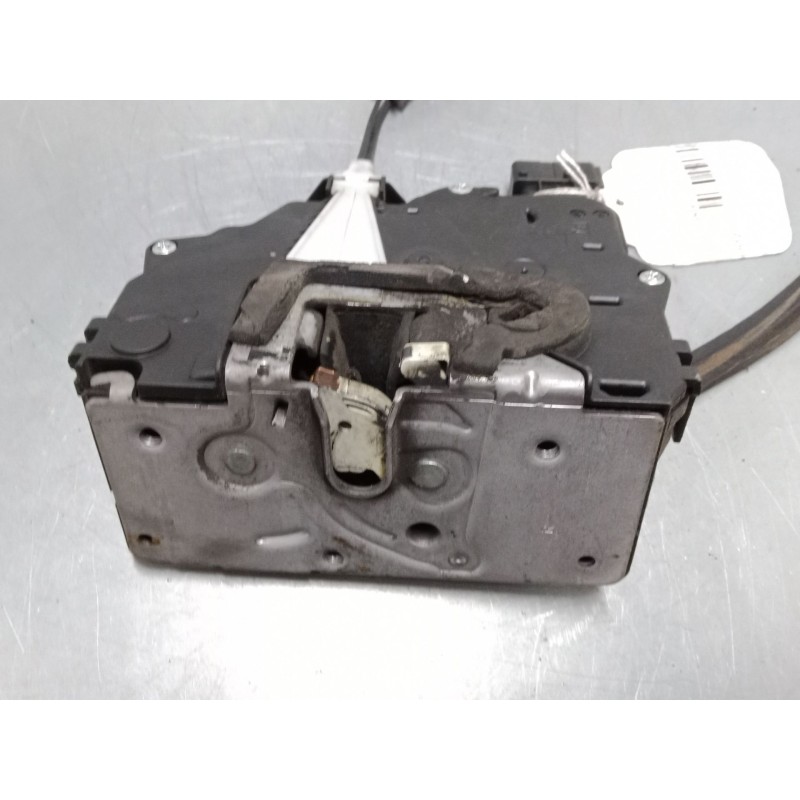 Recambio de cerradura puerta delantera derecha para peugeot box bus17 l4h2 160 box bus17 l4h2 160 referencia OEM IAM   