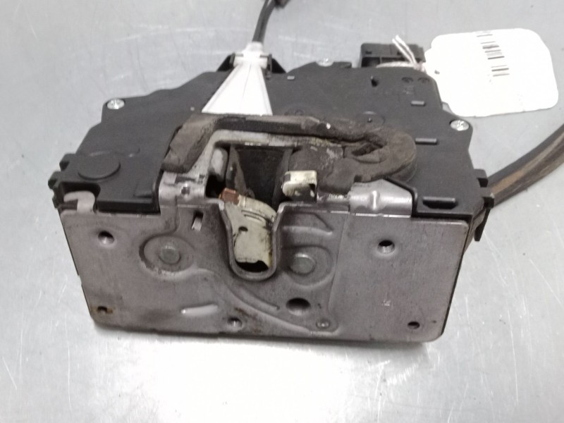 Recambio de cerradura puerta delantera derecha para peugeot box bus17 l4h2 160 box bus17 l4h2 160 referencia OEM IAM   