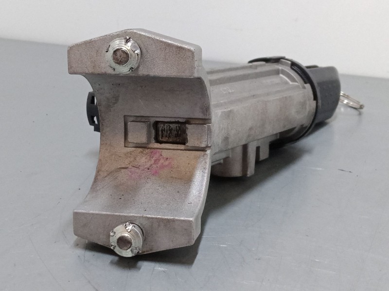 Recambio de clausor para peugeot box bus17 l4h2 160 box bus17 l4h2 160 referencia OEM IAM 010990015  