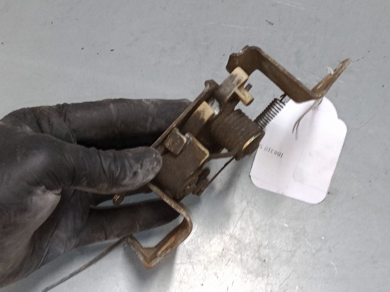 Recambio de cerradura capo para renault 12 variable (117_, 133_) 1.3 (1170) referencia OEM IAM    Recambio de cerradura capo para renault 12 variable (117_, 133_) 1.3 (1170) referencia OEM IAM