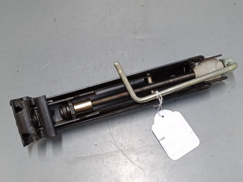 Recambio de gato para opel astra f sedán (t92) 1.4 si (f19, m19) referencia OEM IAM    Recambio de gato para opel astra f sedán (t92) 1.4 si (f19, m19) referencia OEM IAM