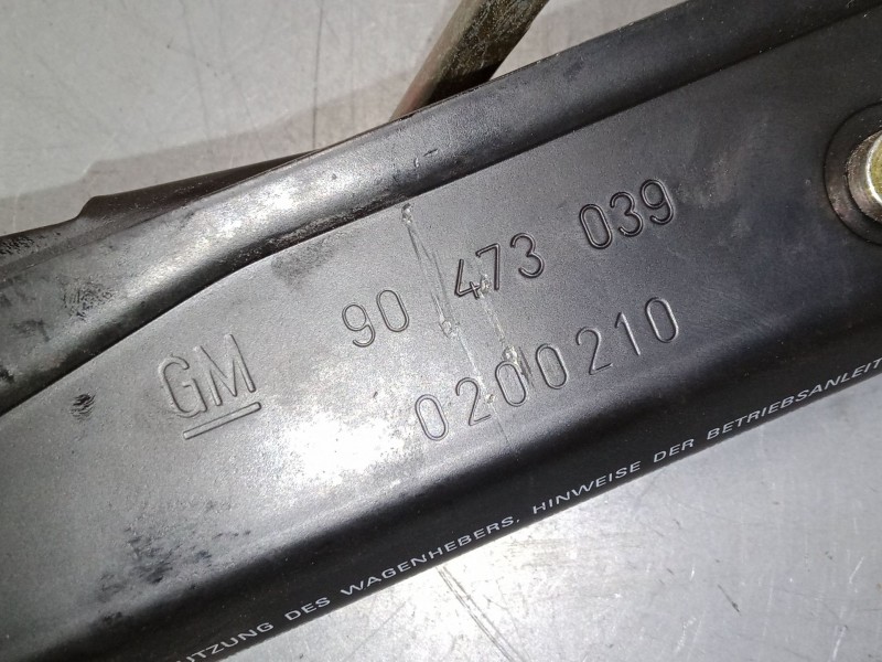 Recambio de gato para opel astra f sedán (t92) 1.4 si (f19, m19) referencia OEM IAM    Recambio de gato para opel astra f sedán (t92) 1.4 si (f19, m19) referencia OEM IAM