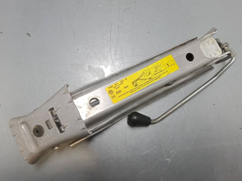 Recambio de gato para volkswagen polo iv (9n_, 9a_) 1.4 16v referencia OEM IAM    Recambio de gato para volkswagen polo iv (9n_, 9a_) 1.4 16v referencia OEM IAM