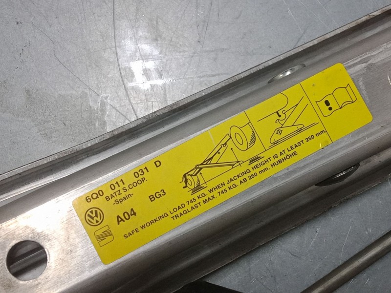 Recambio de gato para volkswagen polo iv (9n_, 9a_) 1.4 16v referencia OEM IAM    Recambio de gato para volkswagen polo iv (9n_, 9a_) 1.4 16v referencia OEM IAM