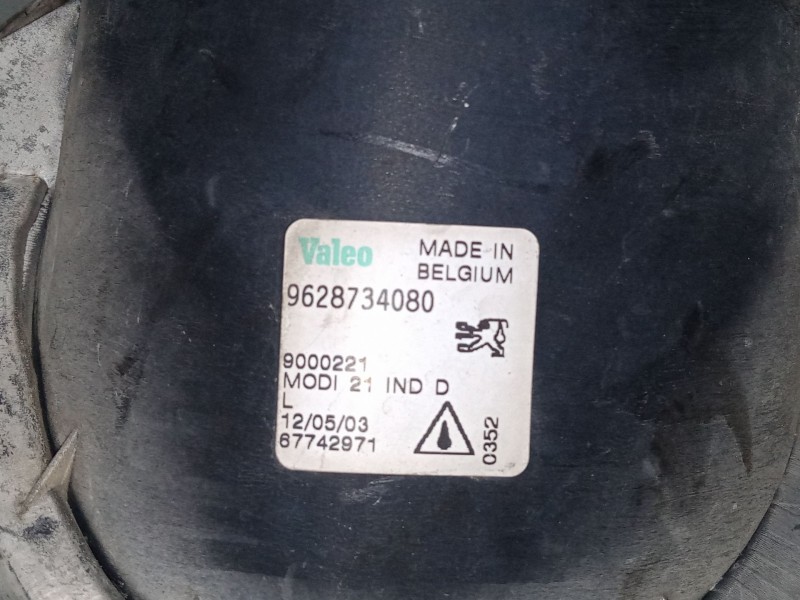 Recambio de faro antiniebla izquierdo para peugeot 206 cc (2d) 1.6 16v (2dnfuf, 2dnfur) referencia OEM IAM    Recambio de faro antiniebla izquierdo para peugeot 206 cc (2d) 1.6 16v (2dnfuf, 2dnfur) referencia OEM IAM