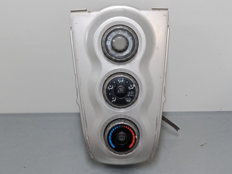 Recambio de mando climatizador para toyota yaris (_p9_) 1.4 d-4d (nlp90_) referencia OEM IAM    Recambio de mando climatizador para toyota yaris (_p9_) 1.4 d-4d (nlp90_) referencia OEM IAM