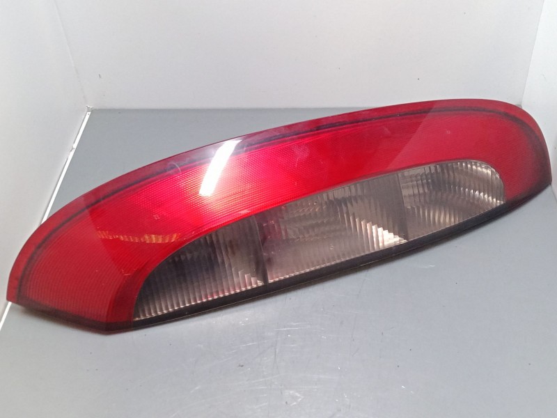 Recambio de piloto trasero derecho para opel corsa c (x01) 1.4 (f08, f68) referencia OEM IAM    Recambio de piloto trasero derecho para opel corsa c (x01) 1.4 (f08, f68) referencia OEM IAM