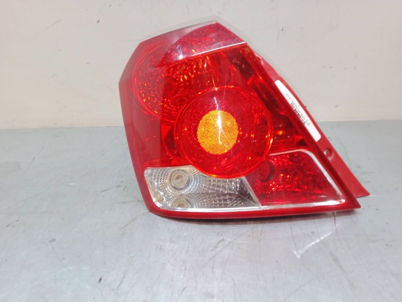 Recambio de piloto trasero izquierdo para chevrolet aveo / kalos hatchback (t200) 1.4 16v referencia OEM IAM    Recambio de piloto trasero izquierdo para chevrolet aveo / kalos hatchback (t200) 1.4 16v referencia OEM IAM