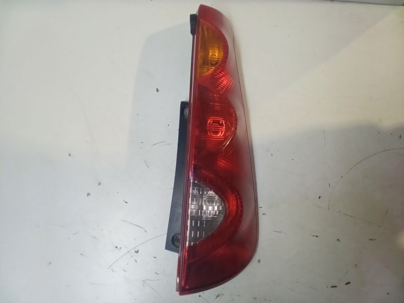 Recambio de piloto trasero derecho para nissan note (e11, ne11) 1.6 referencia OEM IAM   