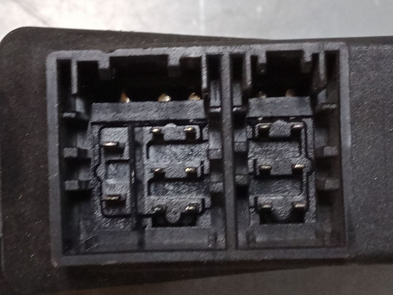 Recambio de motor elevaluna delantero derecho para volkswagen polo iv (9n_, 9a_) 1.4 16v referencia OEM IAM 6Y2959801  