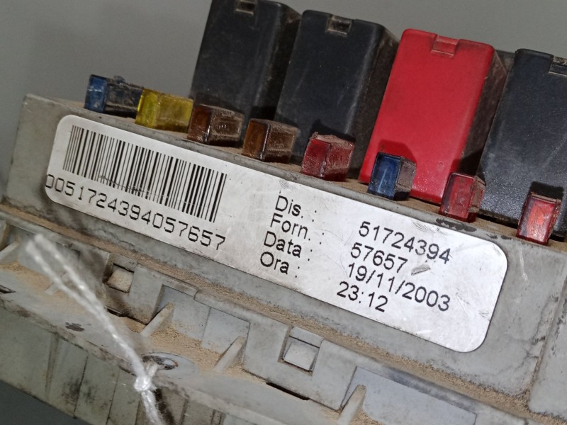 Recambio de caja reles / fusibles para fiat stilo van (192_) 1.9 jtd (192dxe1a) referencia OEM IAM 51724394   Recambio de caja reles / fusibles para fiat stilo van (192_) 1.9 jtd (192dxe1a) referencia OEM IAM 51724394