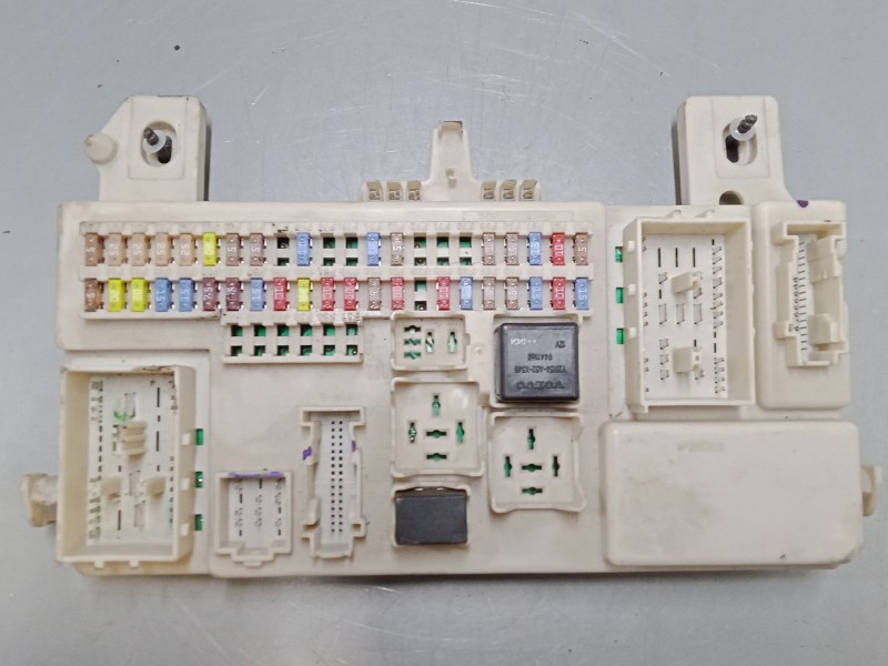 Recambio de caja reles / fusibles para volvo v50 (545) 2.4 referencia OEM IAM   
