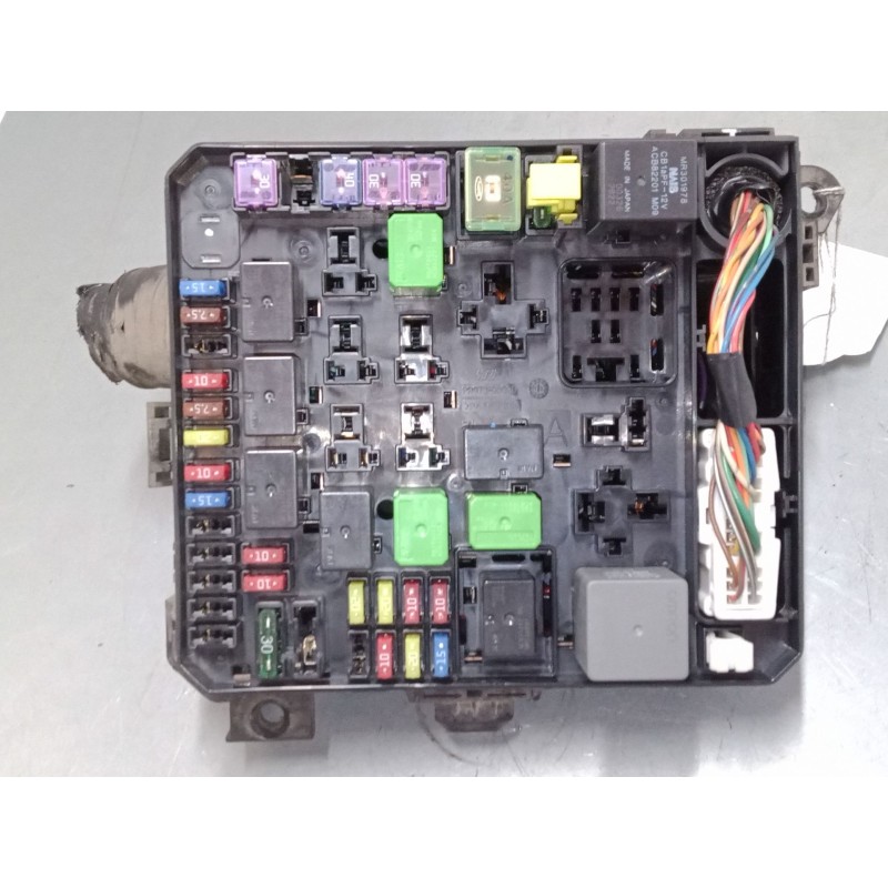 Recambio de caja reles / fusibles para mitsubishi lancer viii (cy_a, cz_a) 1.5 referencia OEM IAM 8565A024  